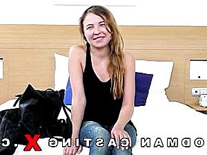 Русское порно - После беседы Дина разделась на порно кастинге
