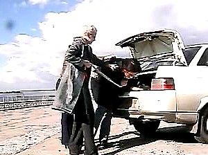 Русское порно - Шаболды связали мужика и поебались с ним
